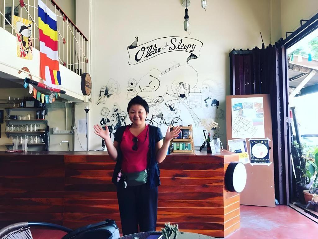 Oldie And Sleepy Hostel Udon Thani Extérieur photo