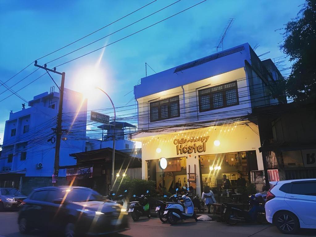 Oldie And Sleepy Hostel Udon Thani Extérieur photo
