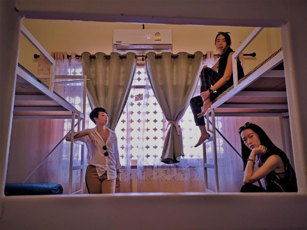 Oldie And Sleepy Hostel Udon Thani Extérieur photo