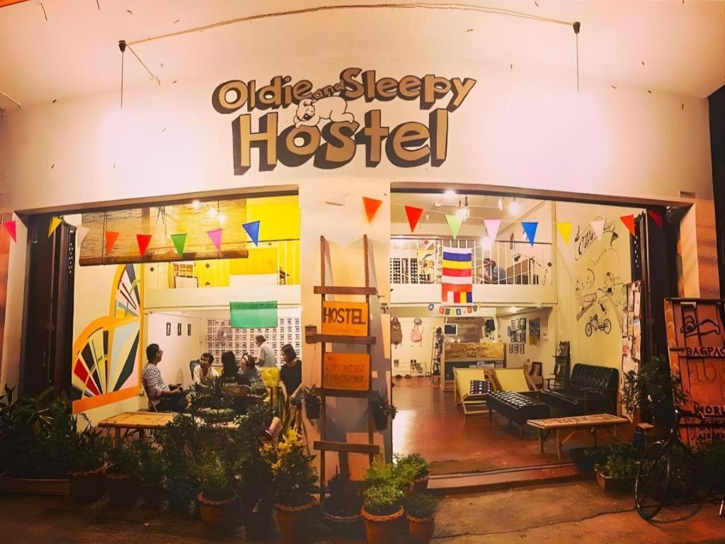 Oldie And Sleepy Hostel Udon Thani Extérieur photo