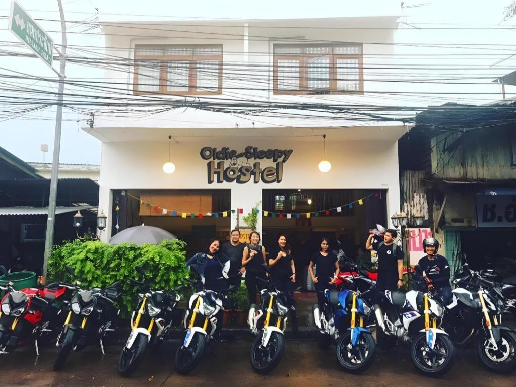 Oldie And Sleepy Hostel Udon Thani Extérieur photo