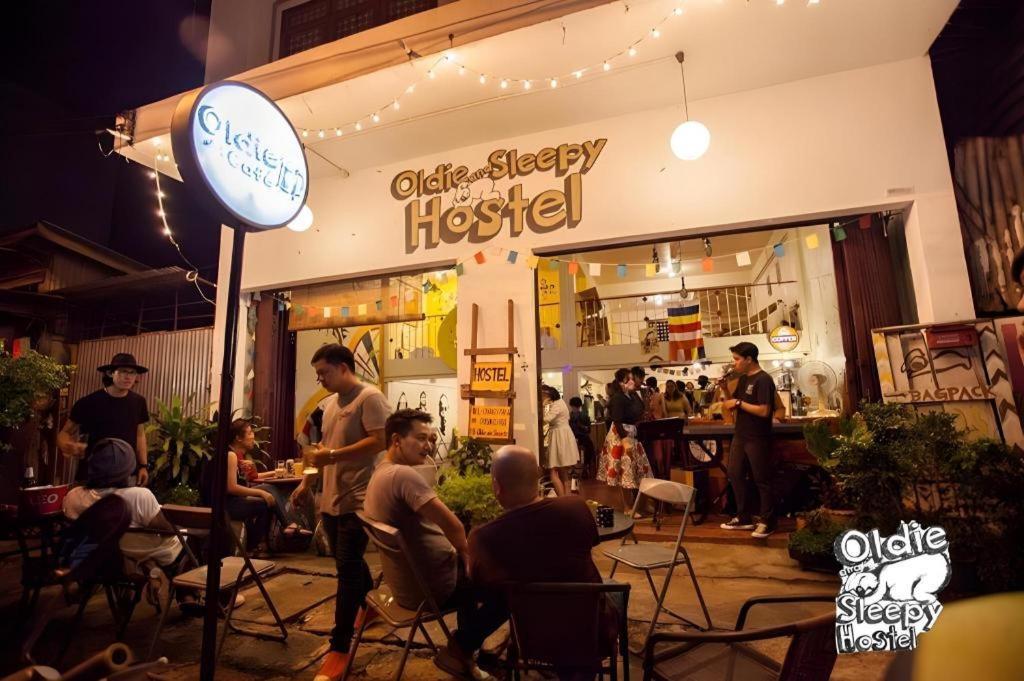 Oldie And Sleepy Hostel Udon Thani Extérieur photo